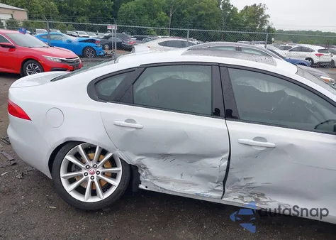 2016 Jaguar Xf 35T R-Sport из США, поврежденный, VIN SAJBF4BV8GCY06363